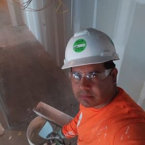 Meet your Posher, Ernesto orellana